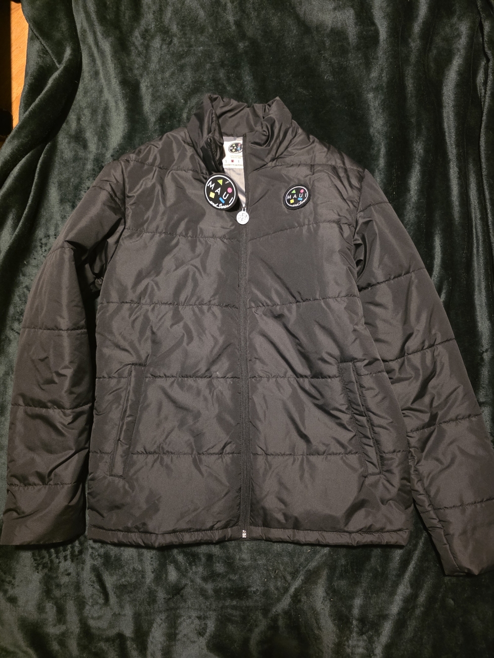 Maui and Sons Men's Black Quilted Puffer Jacket with Logo Patches
